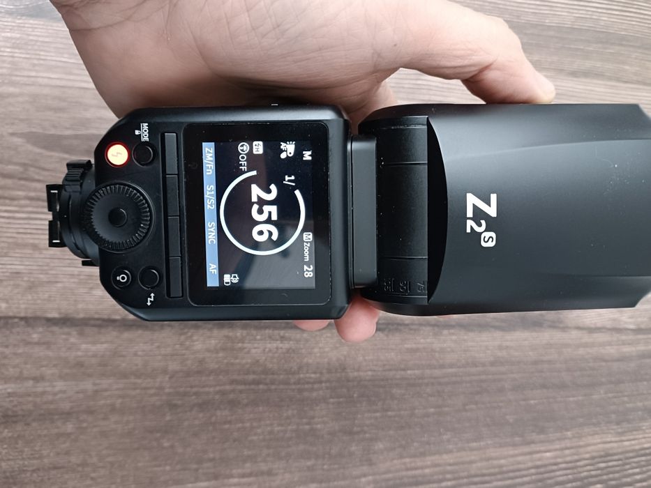 Blitz Neewer 76w TTL display Oled pentru Sony