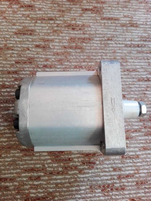 Маслена помпа за кроялна машина Атом!