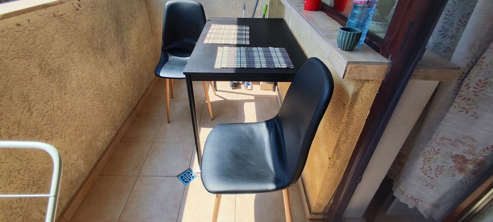 маса с два стола