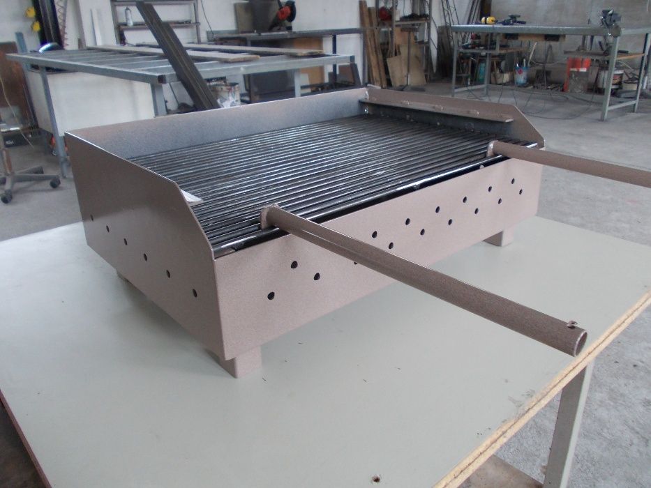 Скара - Барбекю на дърва и дървени въглища 80 €