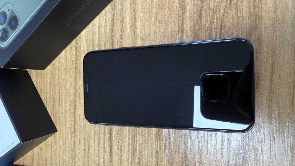 Iphone 11 pro LLA 64g sotiladi