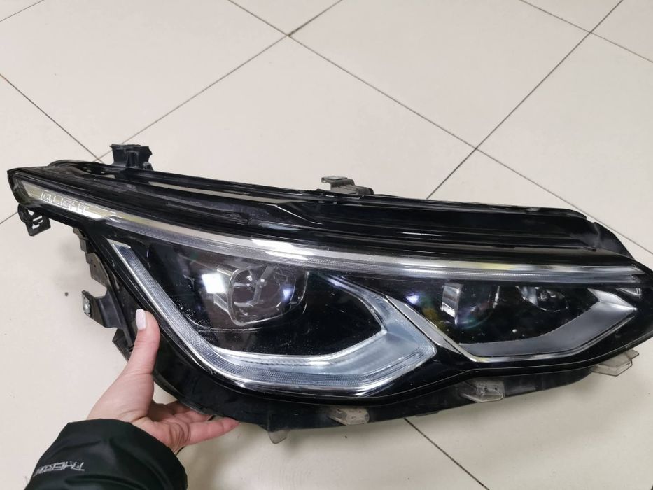 Volkswagen golf 8 фарове