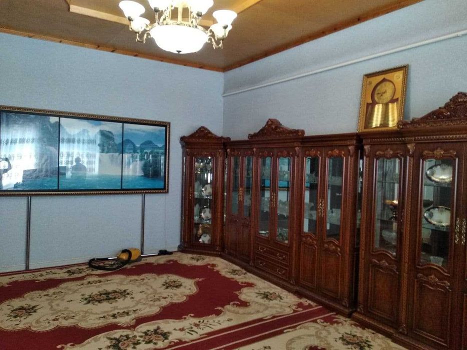 Урганч ш.  Ал-Хоразмий кучасида йул буйида жойлашган уй сотилади