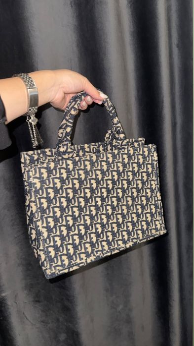 Сумка Dior в хорошем качестве продаю