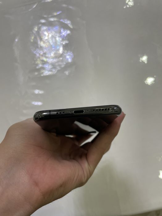 Iphone XS qora..
