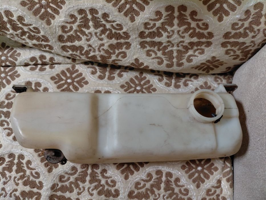 Бачок стекло омывателя