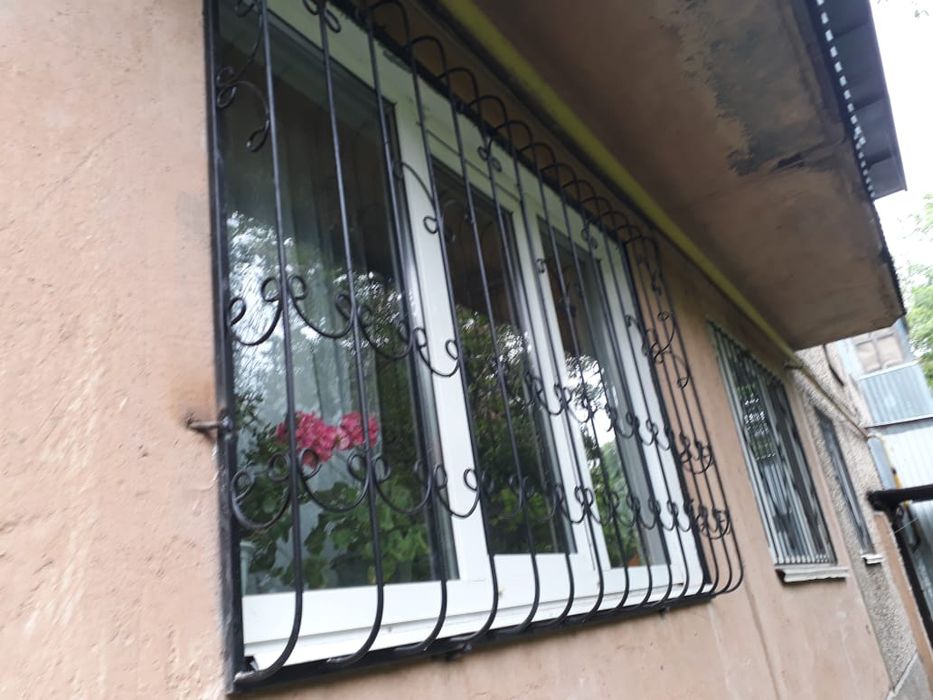 Решотки на окна.