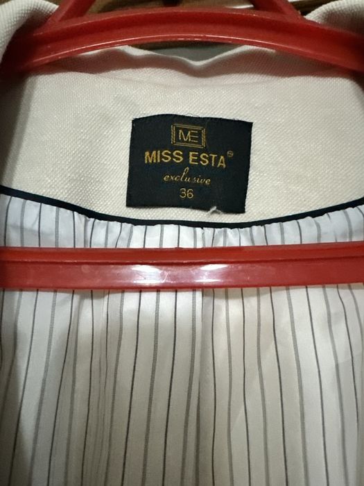 Продается женский костюм, размер 36