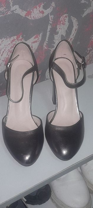 Продам туфли для лето.