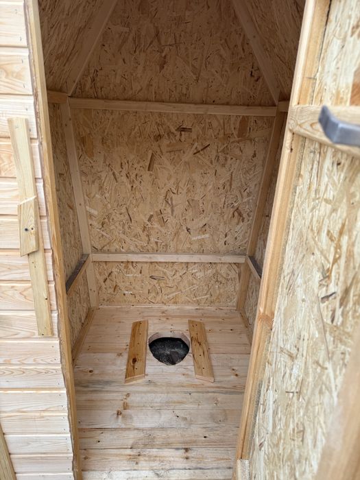 Классически уличный туалет