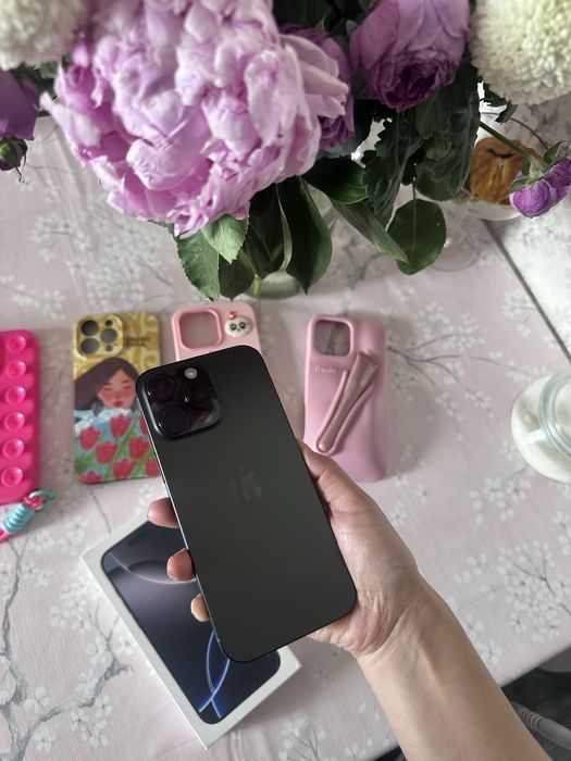 Продам Apple iPhone 16 Pro Max