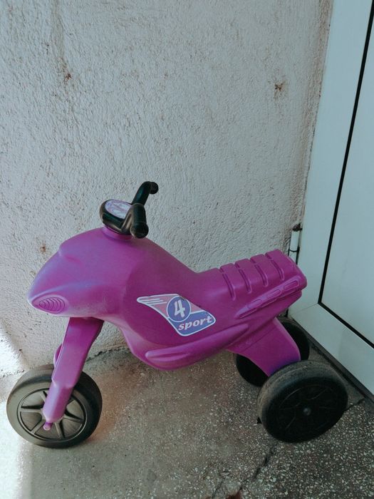 Vand bicicleta cu roti ajutătoare/bicicleta fara pedale/motorete plastic/trotineta 3 in 1