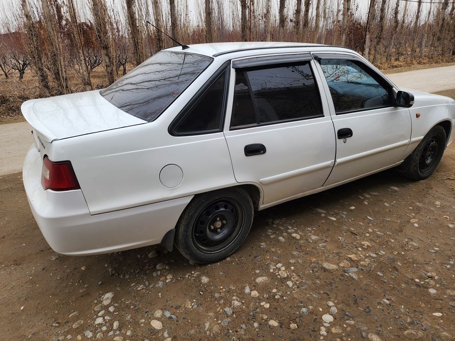 Nexia 2  1.6 oq sotiladi