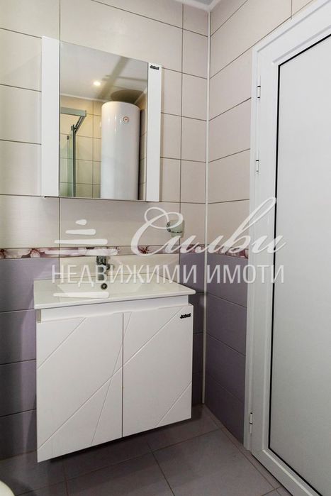 Продава се Двустаен апартамент в Шумен, Добруджански - 62 кв.м за 2081 €/кв.м - Снимка #8