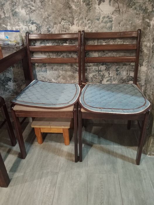 Продаем стол и 4 стульев
Б/у,ел в хорошем состоя