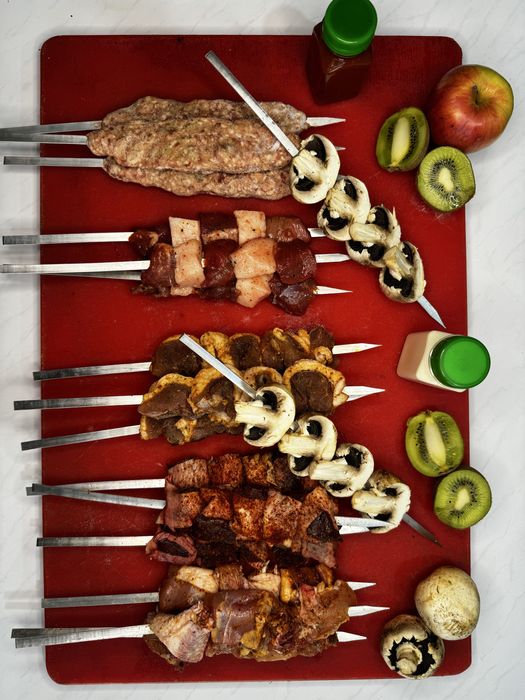 Шашлыки в сыром и жаренном в виде