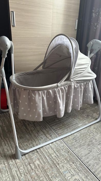 Детская колыбель (кроватка, люлька)