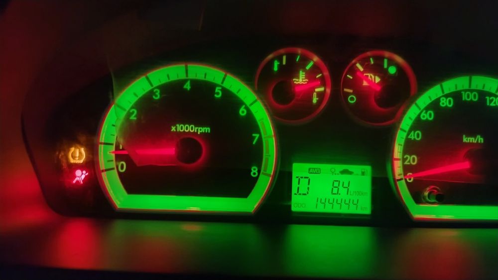 Нехия 3 сотилади