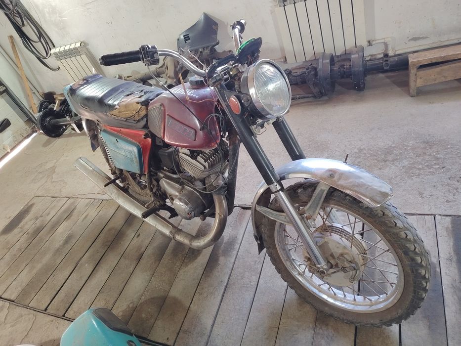 Продам мотоцикл Иж Планета 5.