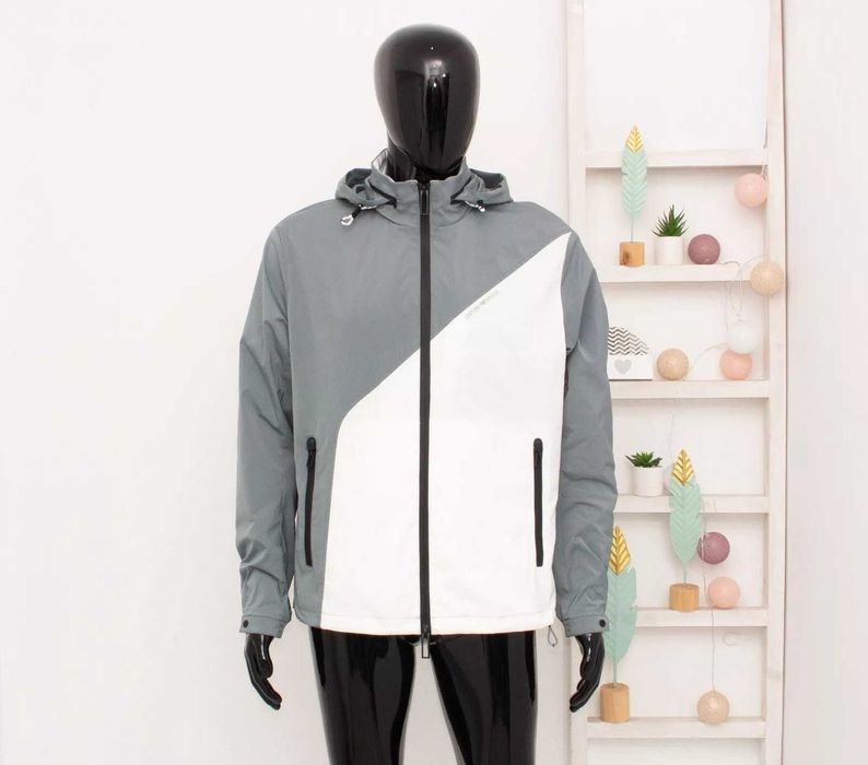 EMPORIO ARMANI оригинално мъжко яке бяло/сиво с качулка windbreaker L
