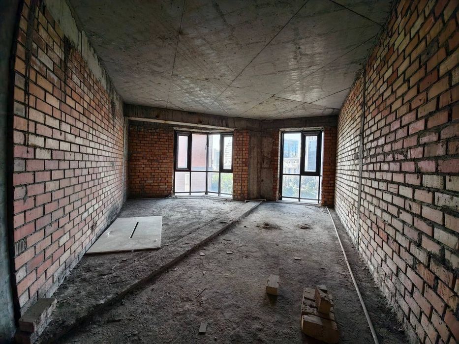 Продается 4х ком квартира, ориентир: Алайский рынок, 188м²