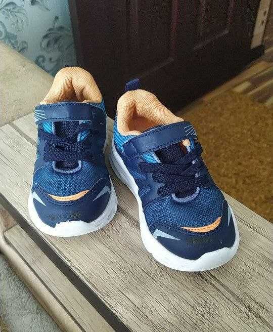 Кроссовки Vicco 25 р