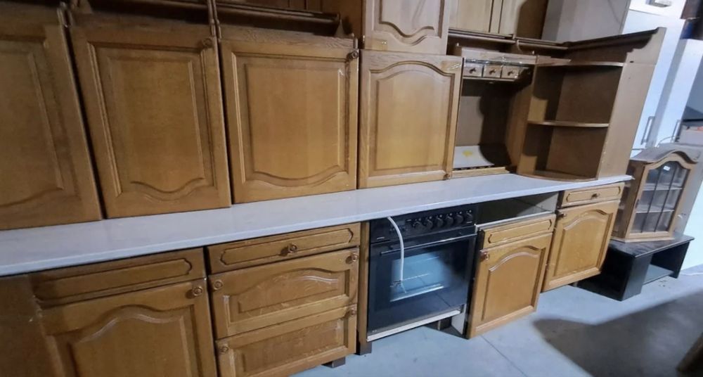 Bucătărie lemn masiv 5 m cu electrocasnice – Mobilă Preda Târgu Neamț