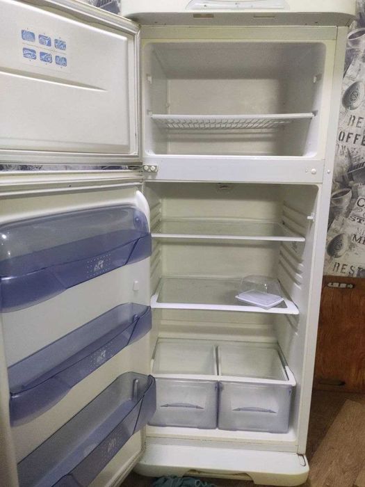 Отдам недорого холодильник