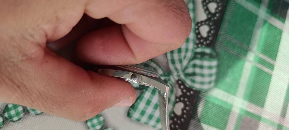 Продавам часовник Tissot