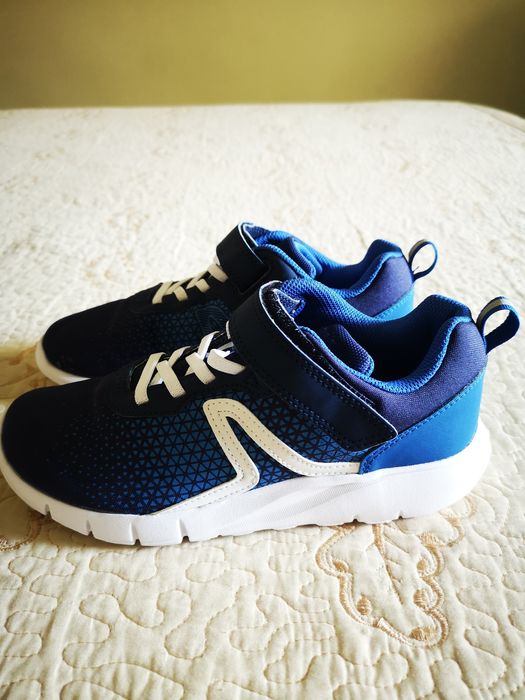Adidași baieți mărime 37