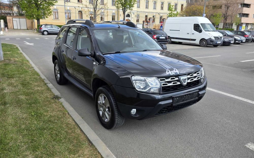 Vand/Schimb/Rate Dacia Duster 4x4 2015, 1.5 DCI 110CP, clima, navigatie Android, comenzi volan distributie schimbata 2 seturi anvelope