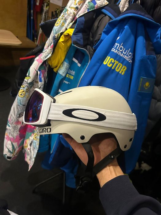 Шлем giro +оклей очки