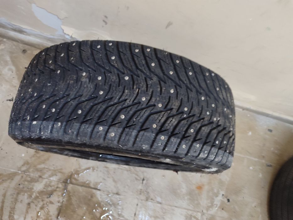 Шины 17 летние пара