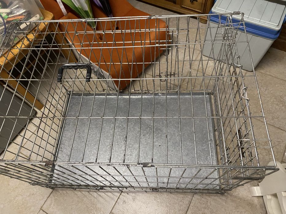 Продавам клетка за куче