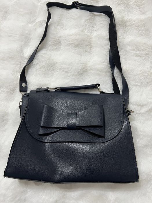 Дамска черна чанта