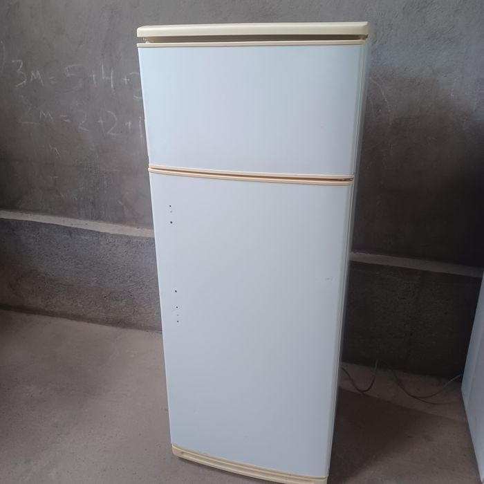 Халадильник LG 2Х камерный всё заводской