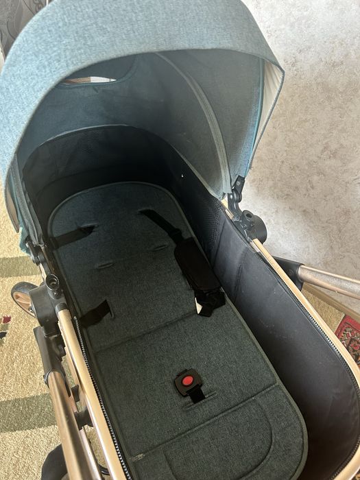 Срочно продам коляску