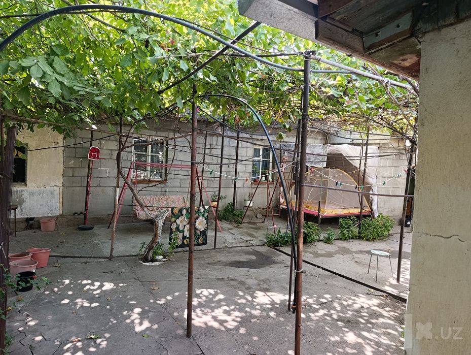 Продается дом с участком 9 соток в Чирчике