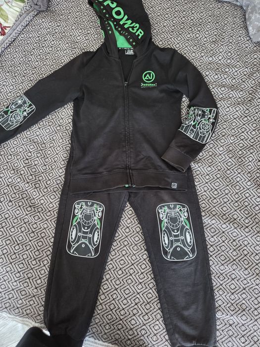 Детский спортивный костюм