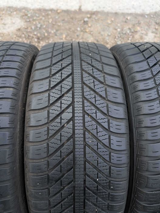 205/55 R16 • All Season • Goodyear Vector 4Seasons 94V | 2 buc | Pret/buc