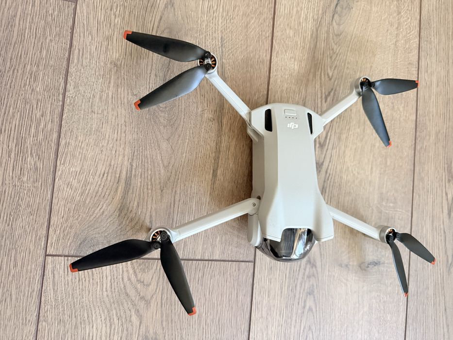 Drona dji mini 3 pachet cu geanta