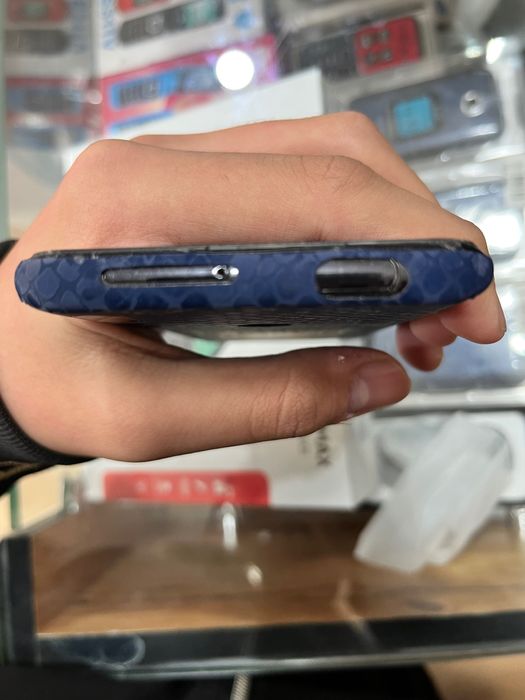 Xa Huavey y9 128 xotira zaryad Yaxshi ushlaydi