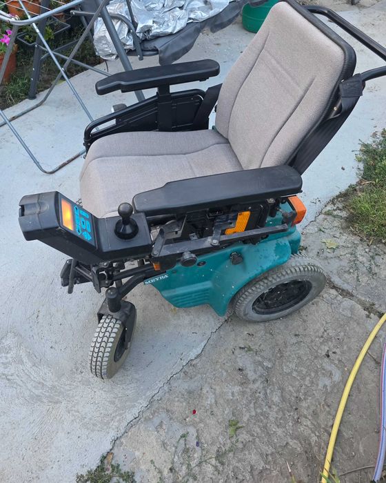 Cărucior electric handicap