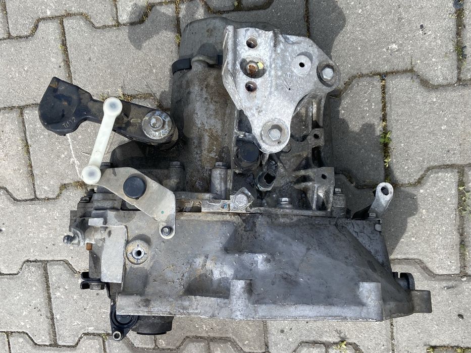 Скорости за Citroen C4 Cactus 1.2/2014г /5ск