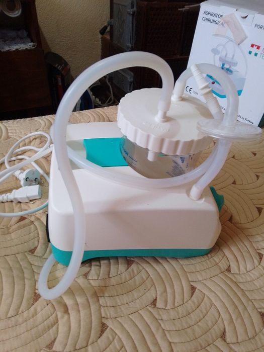 Vând aspirator chirurgical nou