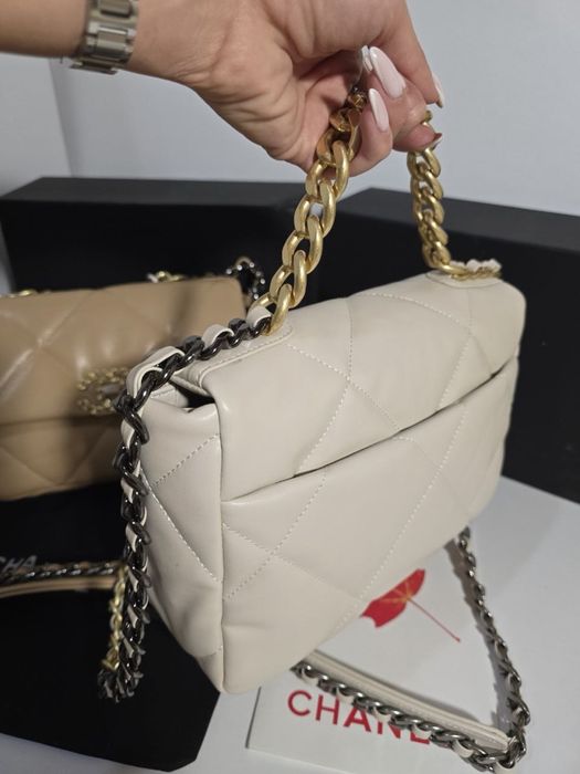 Дамска чанта Chanel flap 19 bag