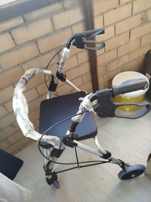Продам ходунки новый