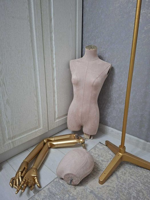 Продам манекен с подвижными руками