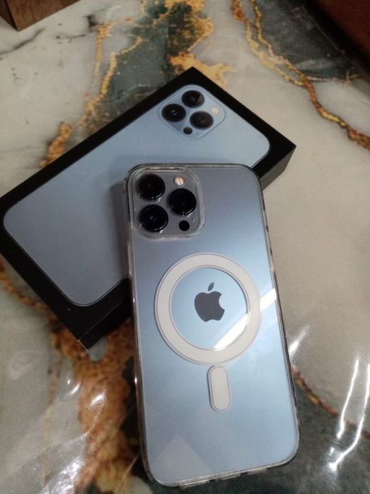 Продам айфон 13 про макс 256гб