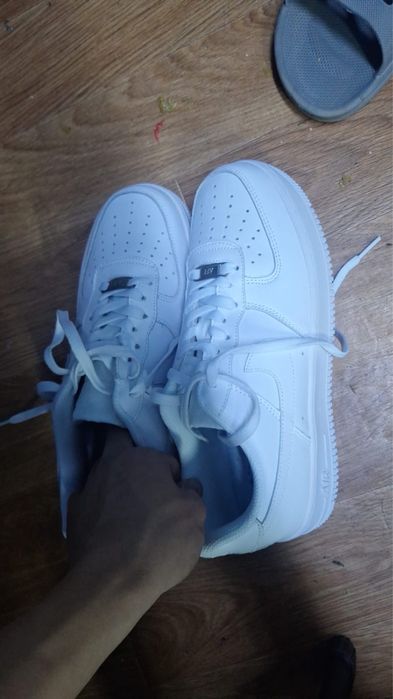 продам новые кроссовки